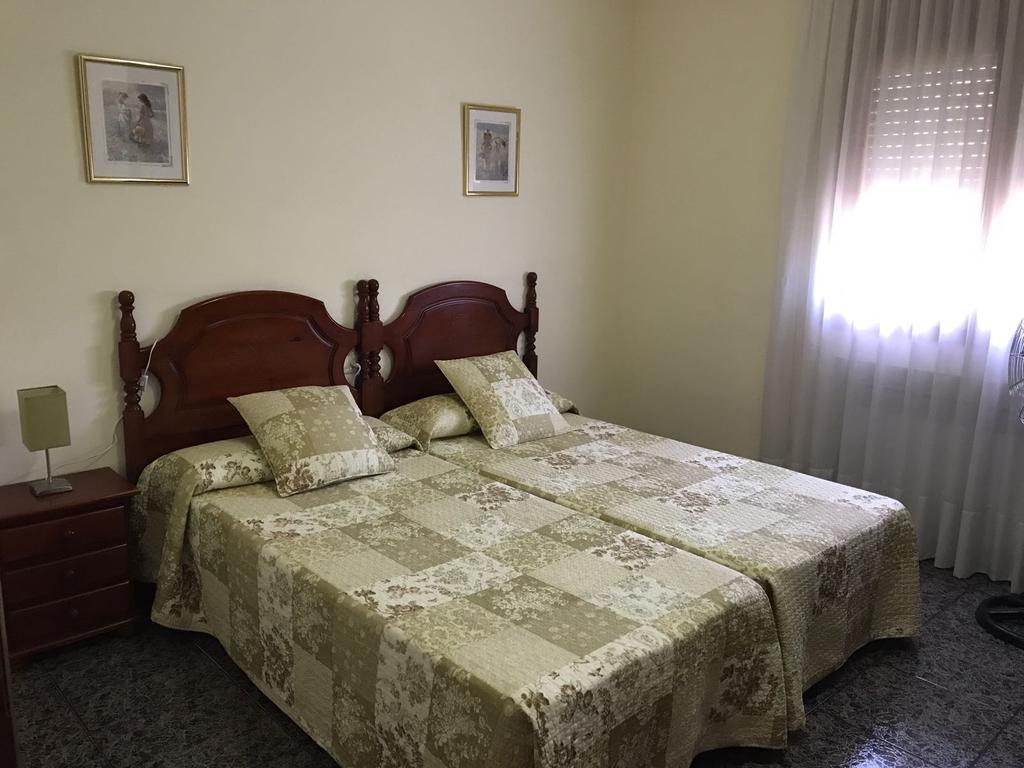 Hostal El Violi Cardona Exterior photo